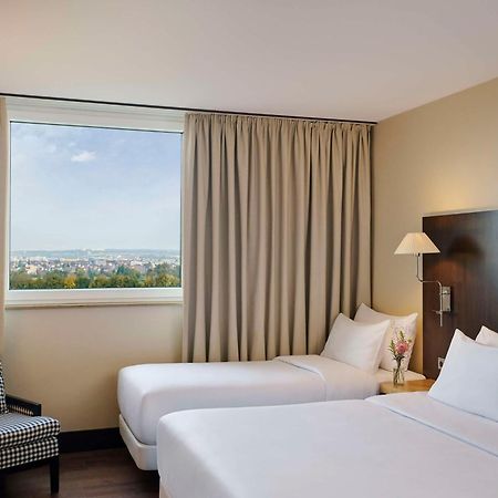 Hotel Nh Stuttgart Airport à Leura Extérieur photo