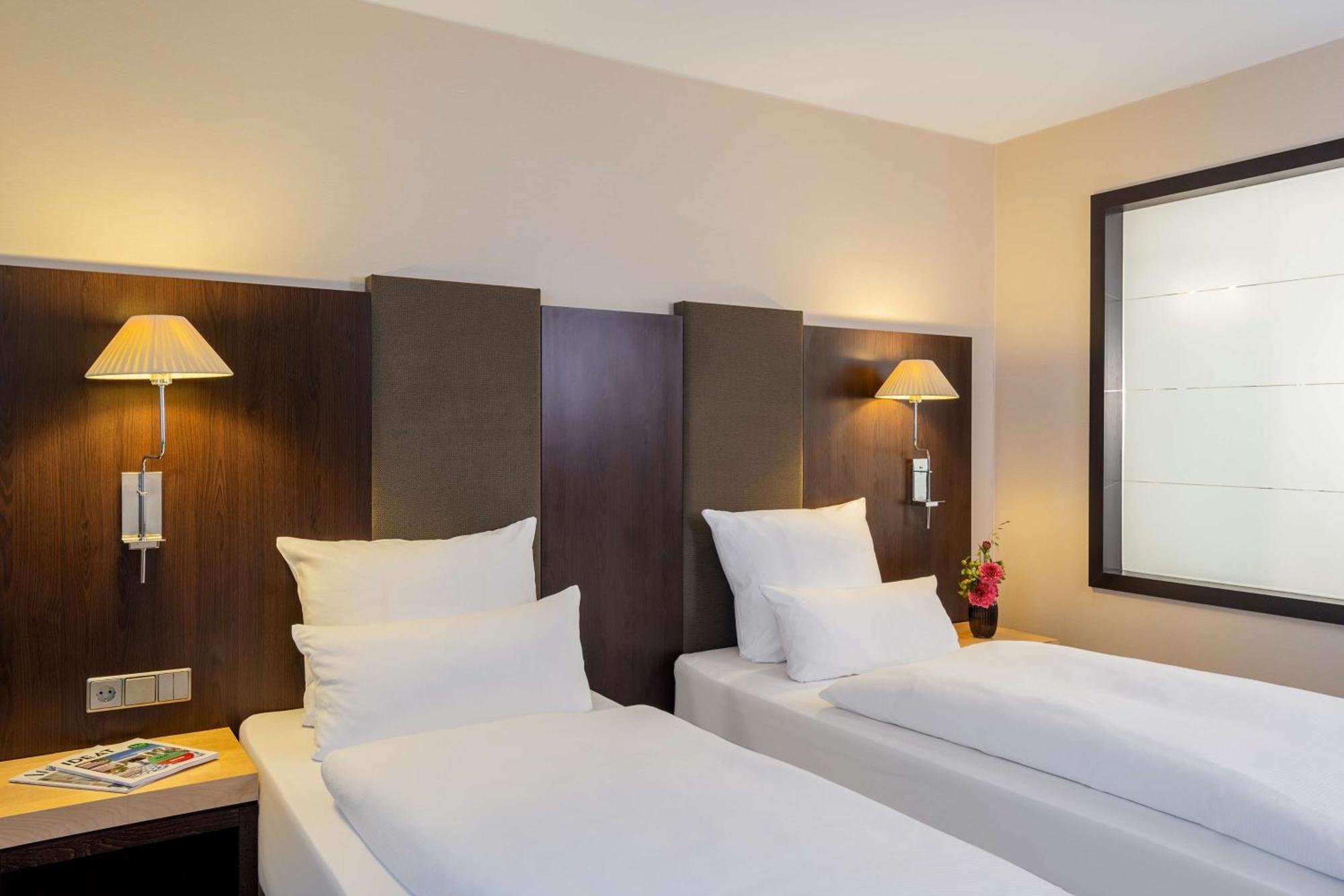 Hotel Nh Stuttgart Airport à Leura Extérieur photo