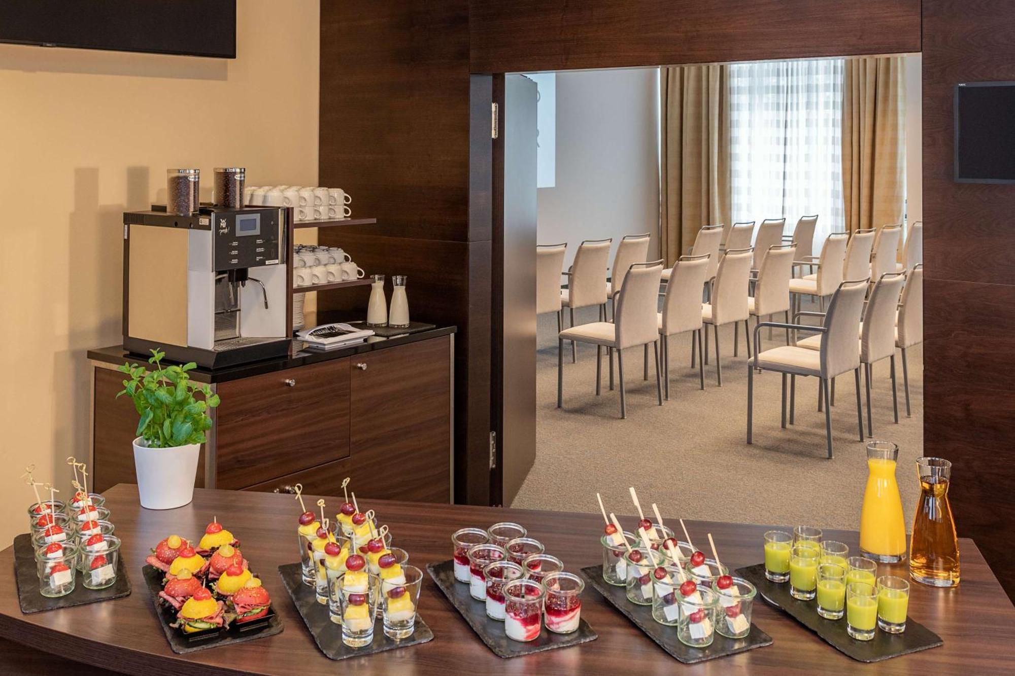 Hotel Nh Stuttgart Airport à Leura Extérieur photo