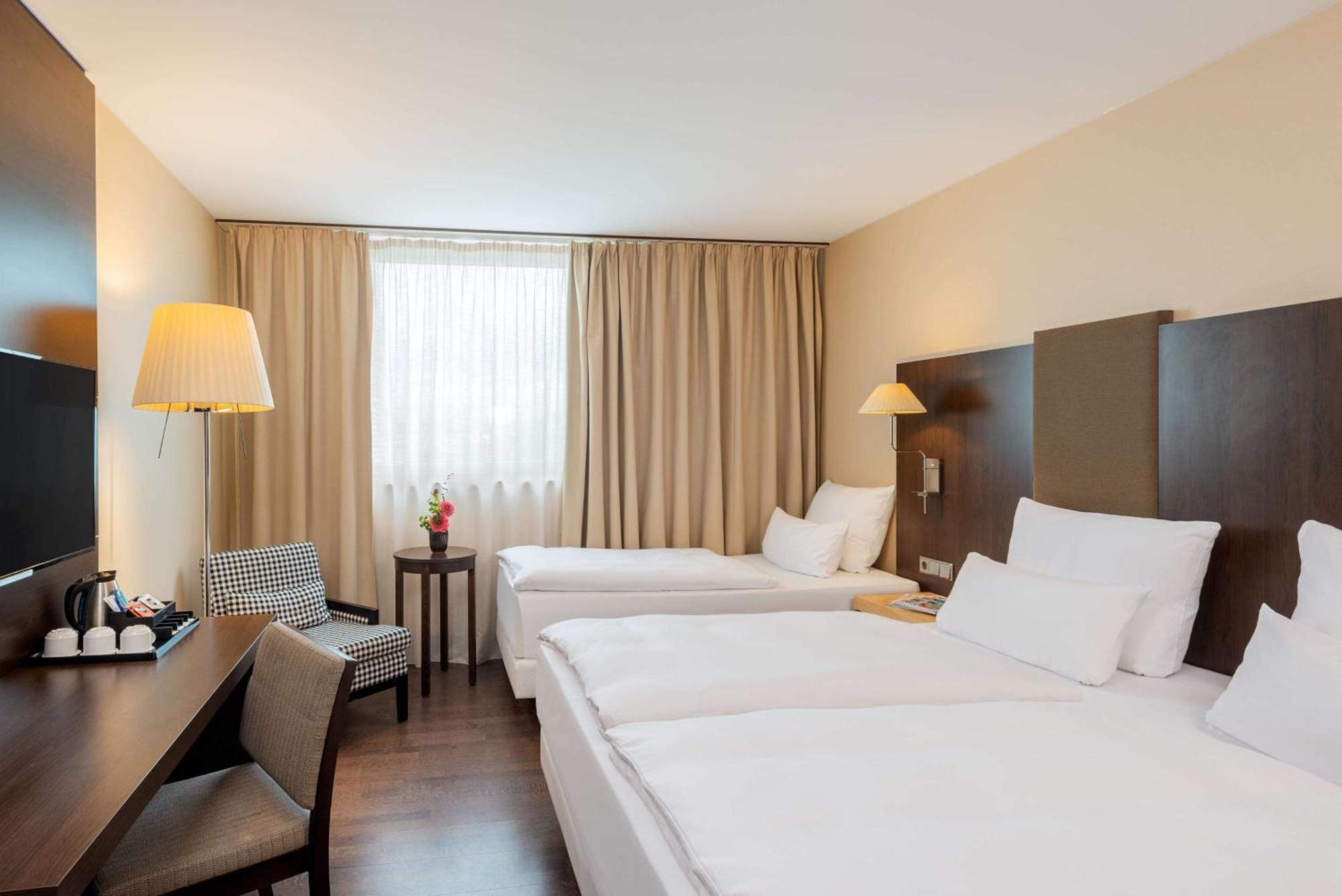 Hotel Nh Stuttgart Airport à Leura Extérieur photo