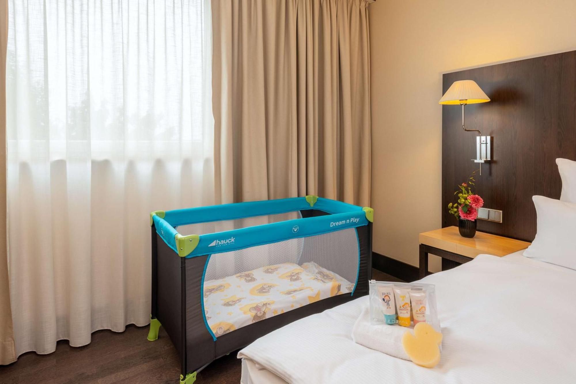 Hotel Nh Stuttgart Airport à Leura Extérieur photo