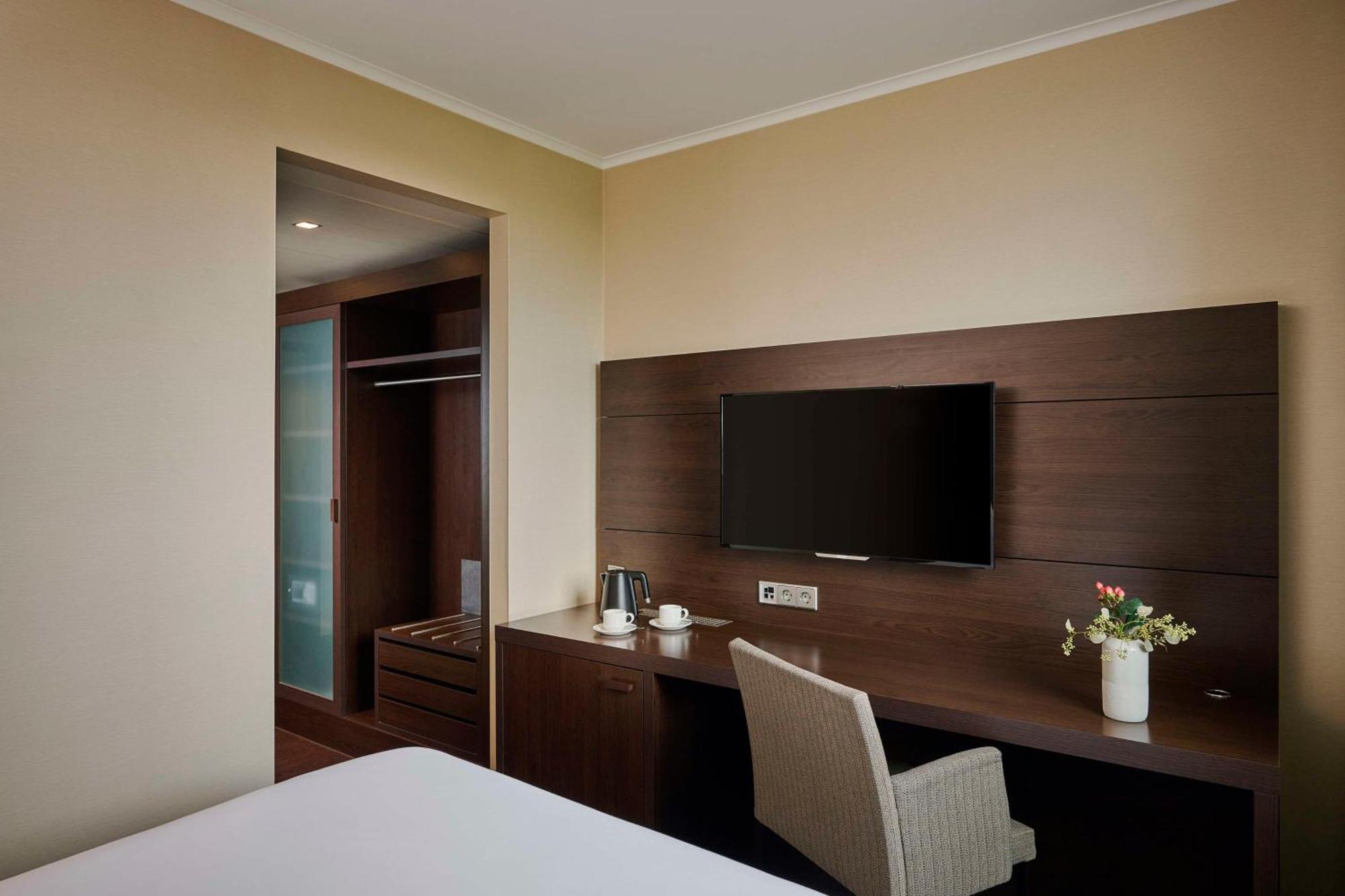 Hotel Nh Stuttgart Airport à Leura Extérieur photo